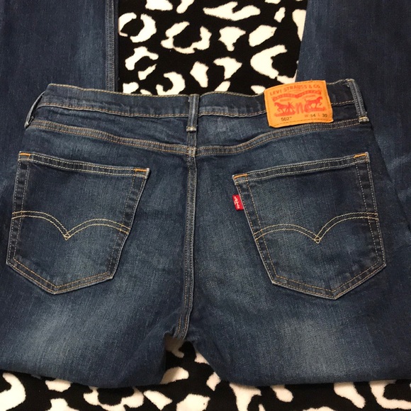 Men’s levies - Picture 3 of 3